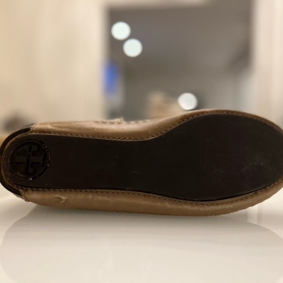 Tory Burch. winter boots.  Size 7. - Picture 4 of 6